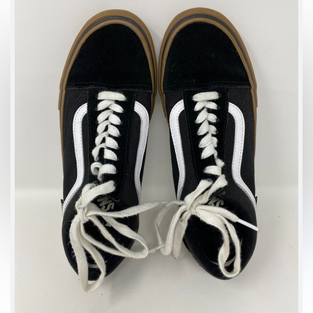 Vans Knu Skool Shoes the KnuSkool is a modern interpretation of a classic 90s - Picture 2 of 9